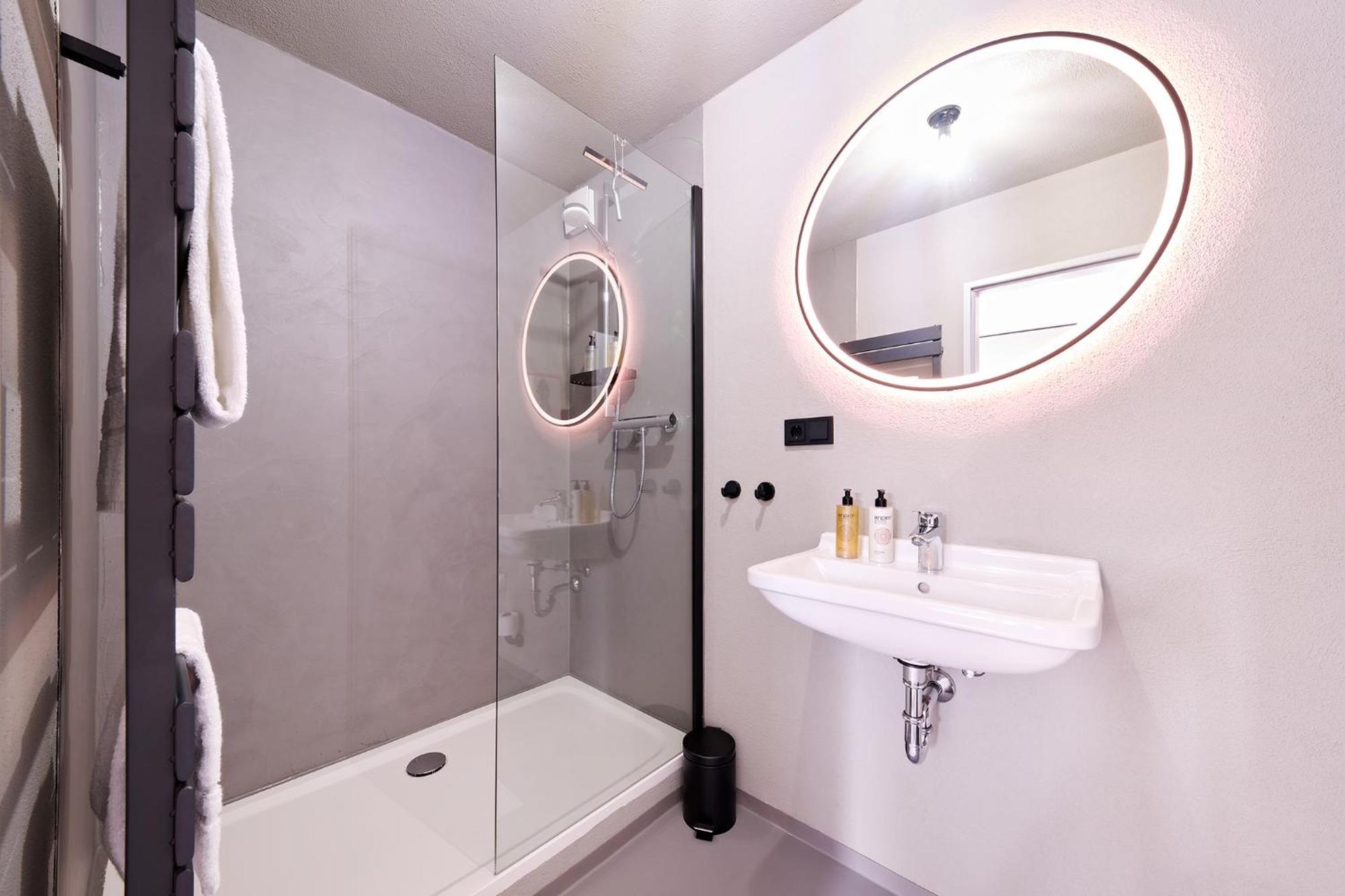Xzllenz Kueche Bad S-Bahn Parken Smart-Tv Wellbeing Apartman Neunkirchen am Sand Kültér fotó